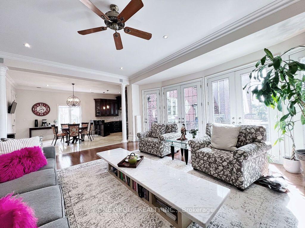 Photo 12 of 253 Carlton Road, Markham, Unionville — HOMEH