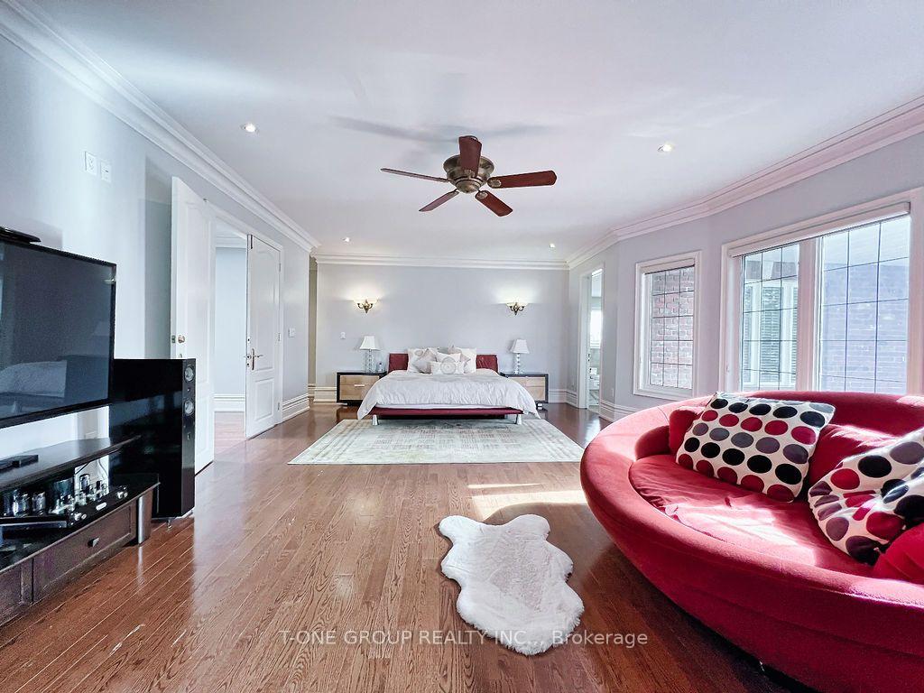 Photo 24 of 253 Carlton Road, Markham, Unionville — HOMEH