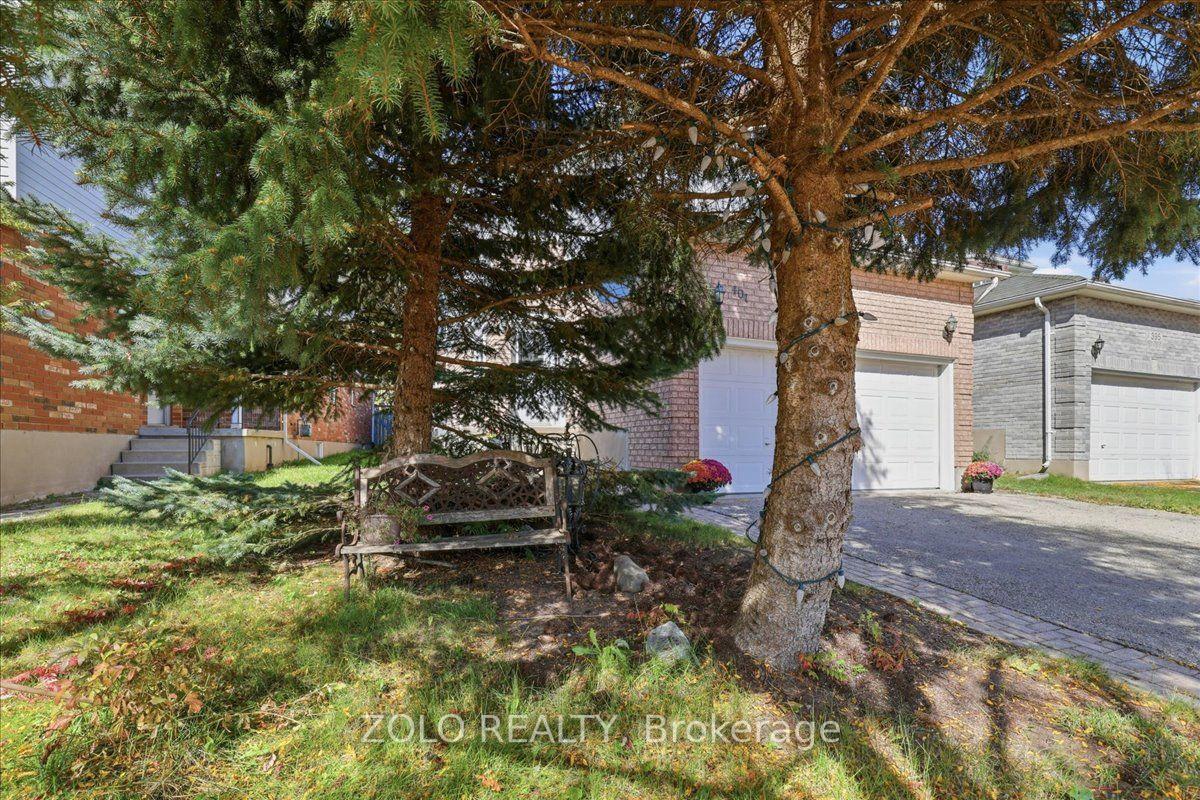 Photo 4 of 401 Hidden Creek Drive, Kitchener, Highland West — HOMEH