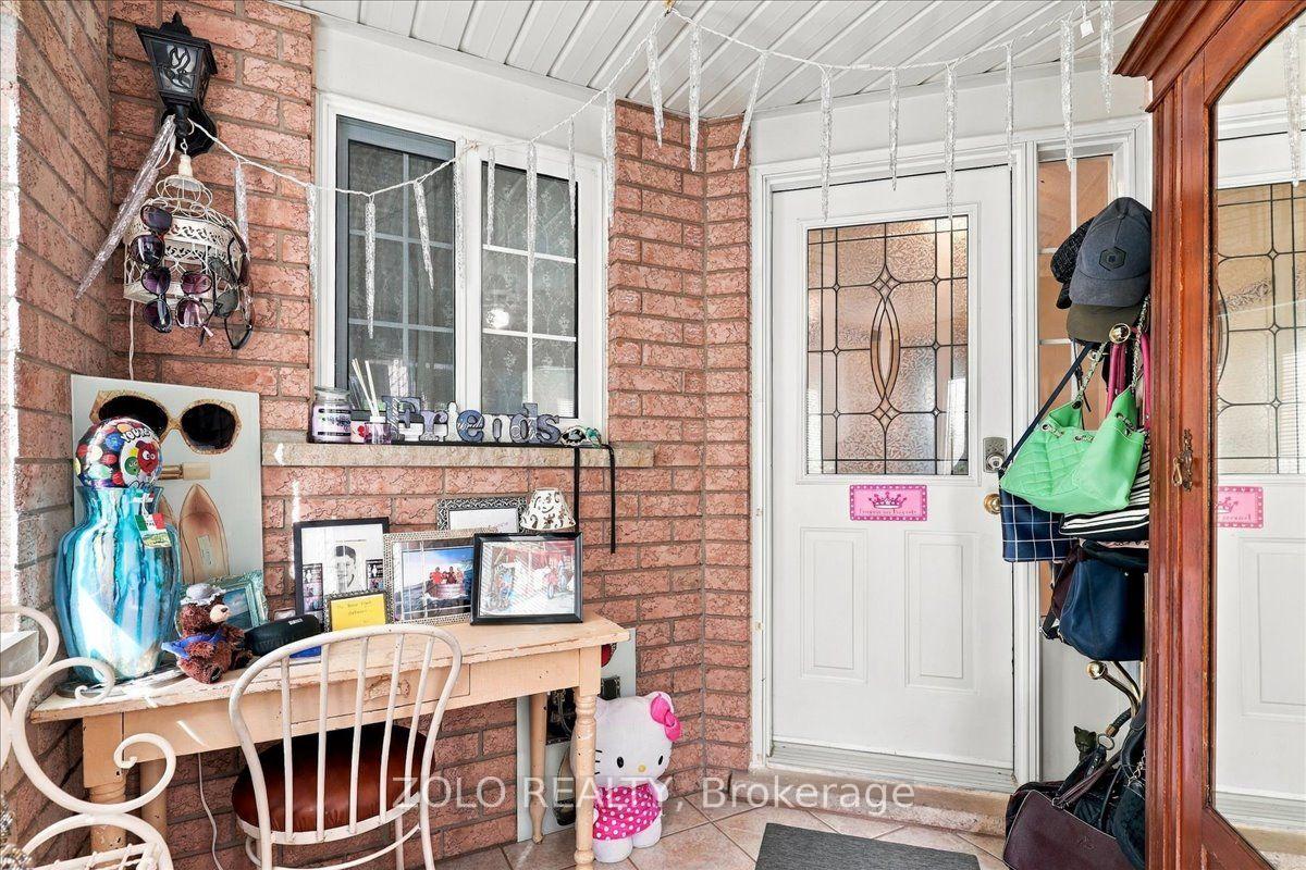 Photo 6 of 401 Hidden Creek Drive, Kitchener, Highland West — HOMEH