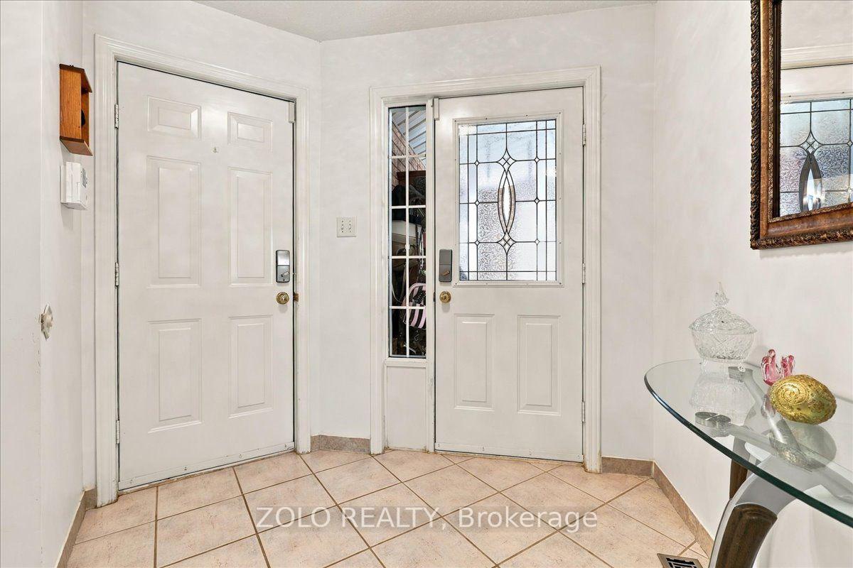 Photo 7 of 401 Hidden Creek Drive, Kitchener, Highland West — HOMEH