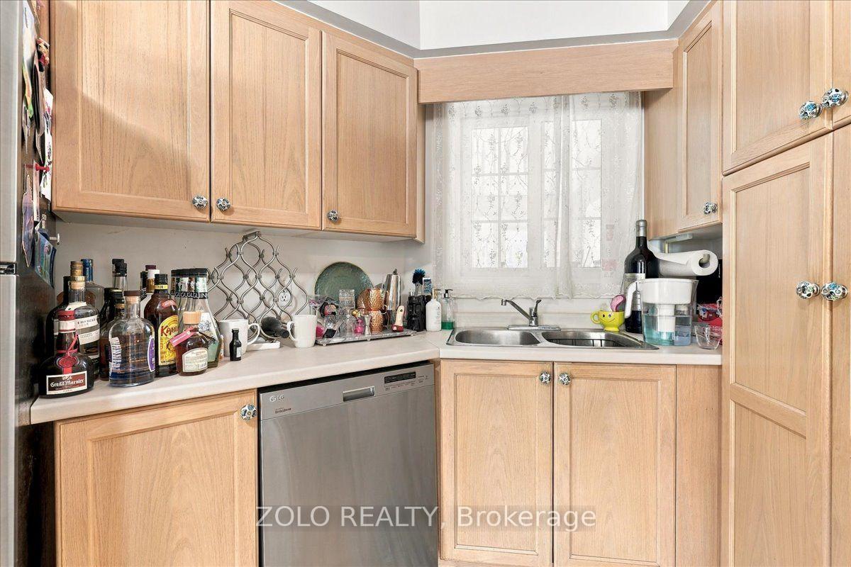 Photo 14 of 401 Hidden Creek Drive, Kitchener, Highland West — HOMEH