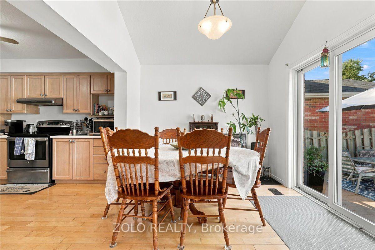 Photo 17 of 401 Hidden Creek Drive, Kitchener, Highland West — HOMEH