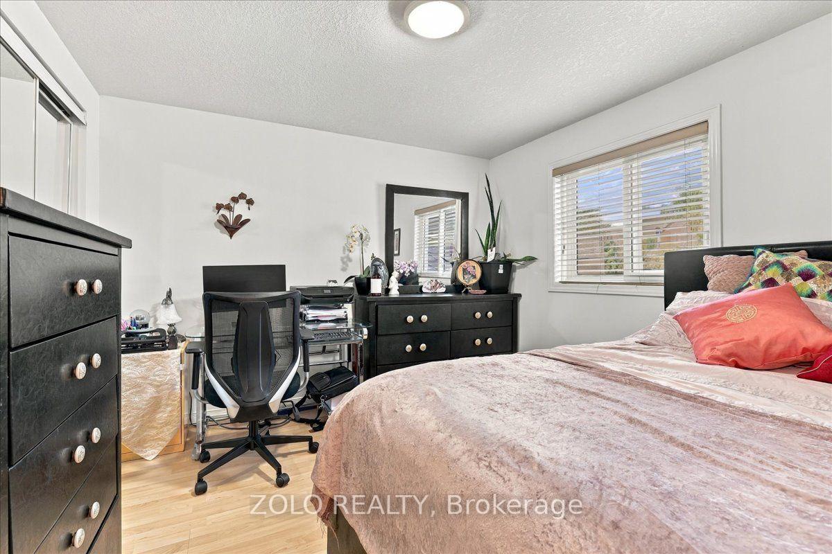 Photo 19 of 401 Hidden Creek Drive, Kitchener, Highland West — HOMEH
