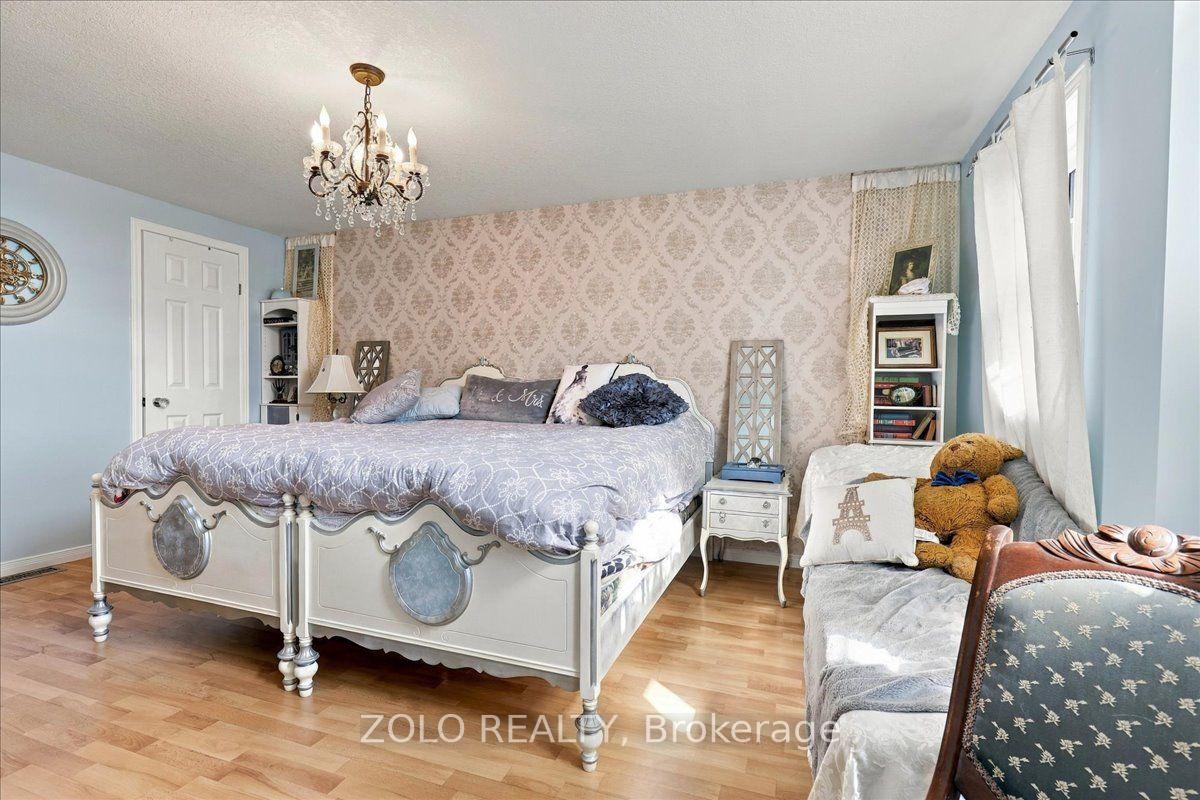 Photo 25 of 401 Hidden Creek Drive, Kitchener, Highland West — HOMEH
