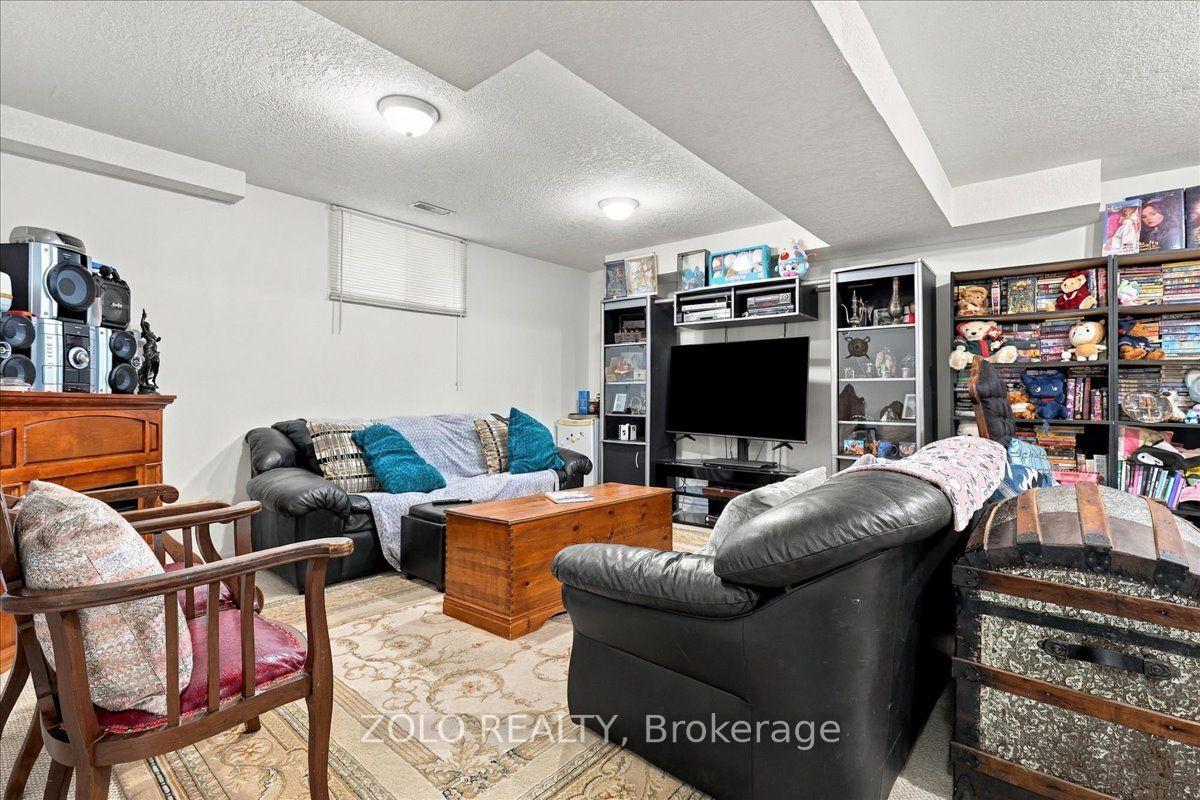 Photo 31 of 401 Hidden Creek Drive, Kitchener, Highland West — HOMEH