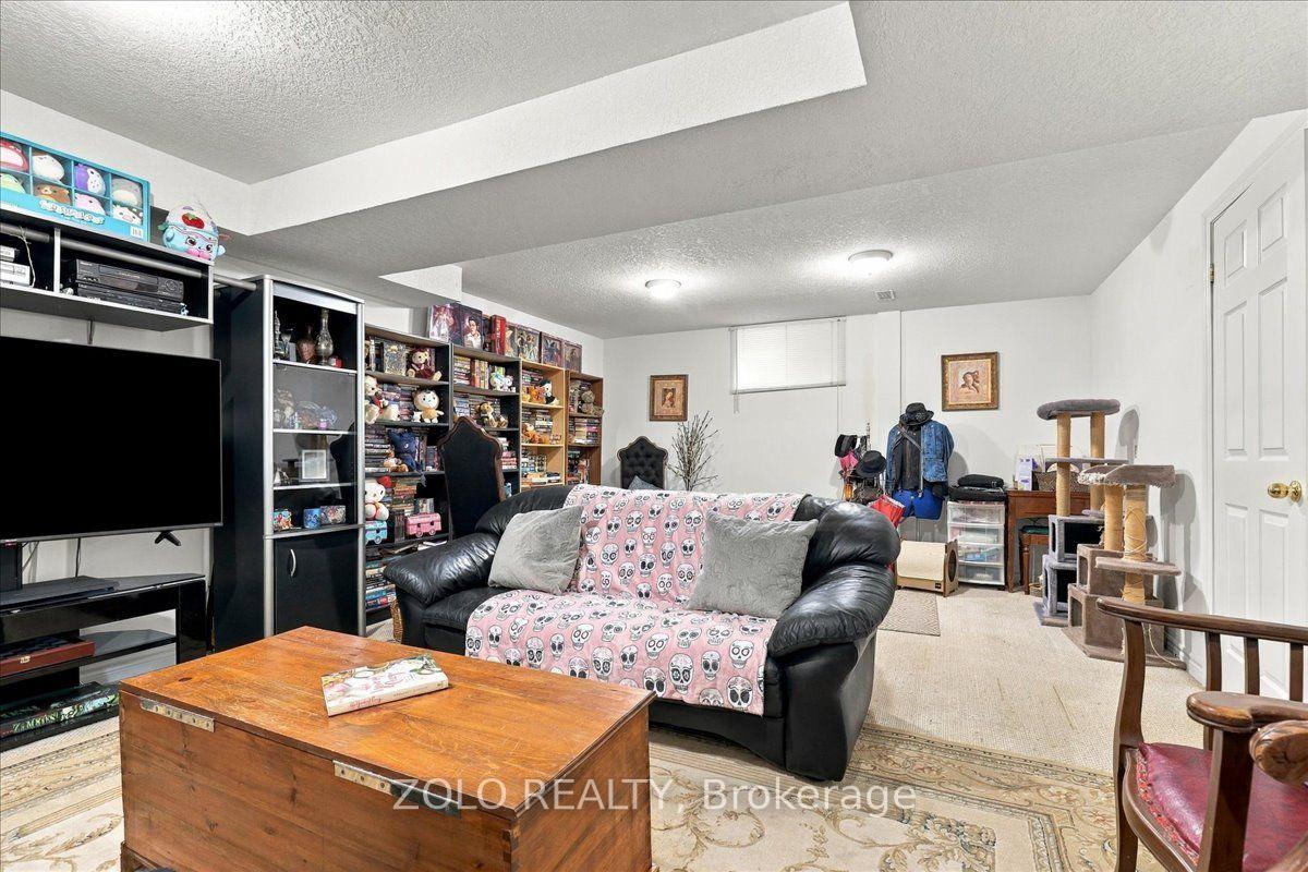 Photo 32 of 401 Hidden Creek Drive, Kitchener, Highland West — HOMEH