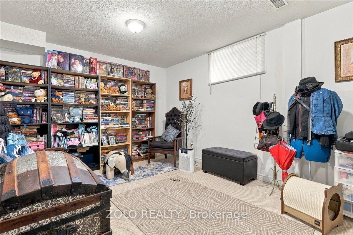 Photo 33 of 401 Hidden Creek Drive, Kitchener, Highland West — HOMEH