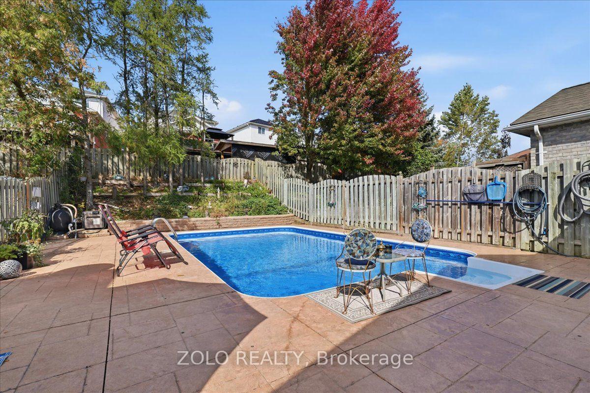 Photo 37 of 401 Hidden Creek Drive, Kitchener, Highland West — HOMEH