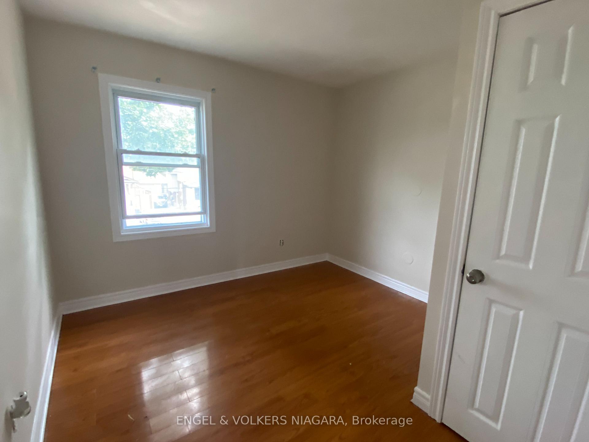 Photo 3 of Unit 2, 5006 Willmott Street, Niagara Falls, Cherrywood — HOMEH