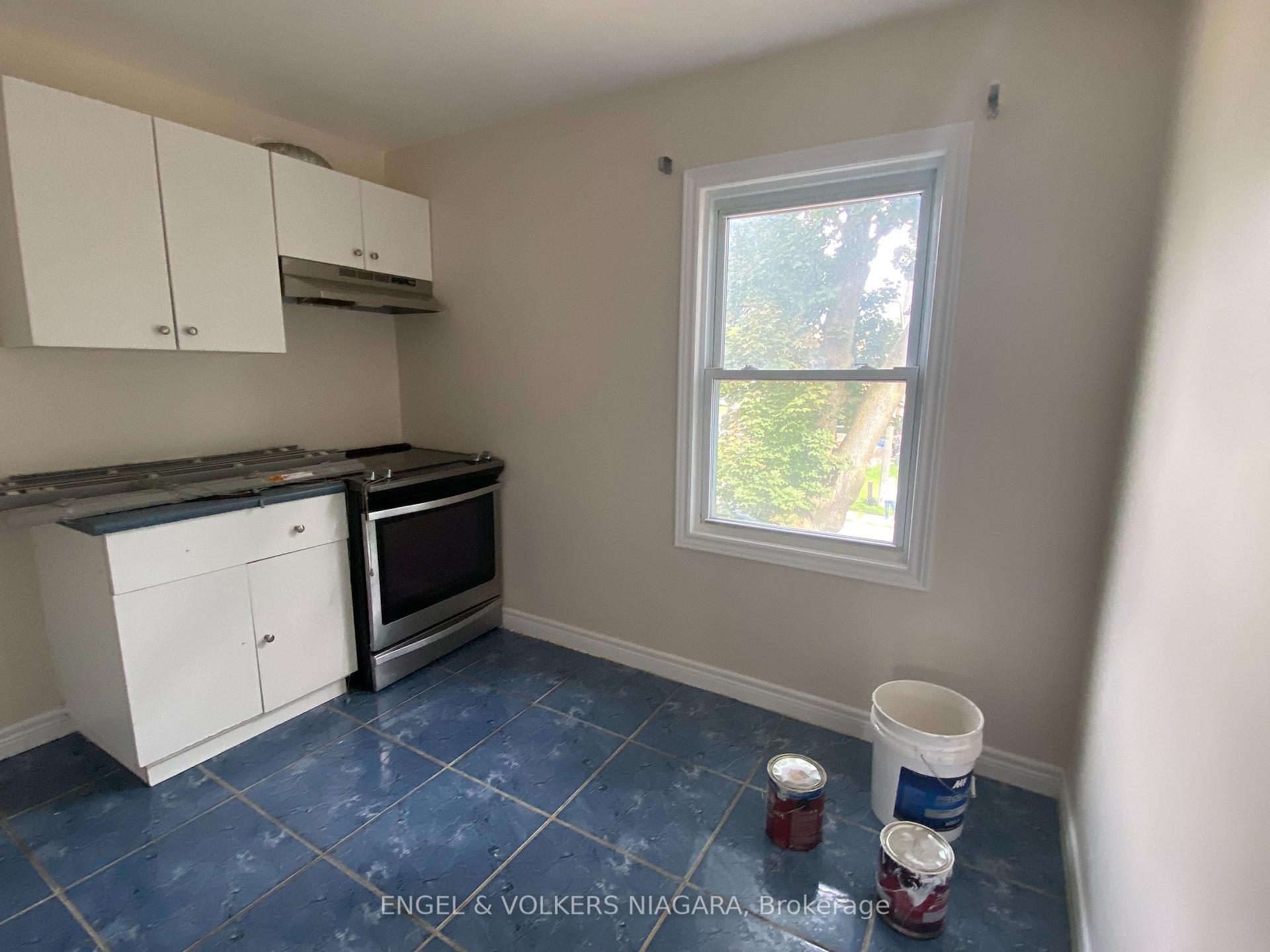 Photo 7 of Unit 2, 5006 Willmott Street, Niagara Falls, Cherrywood — HOMEH