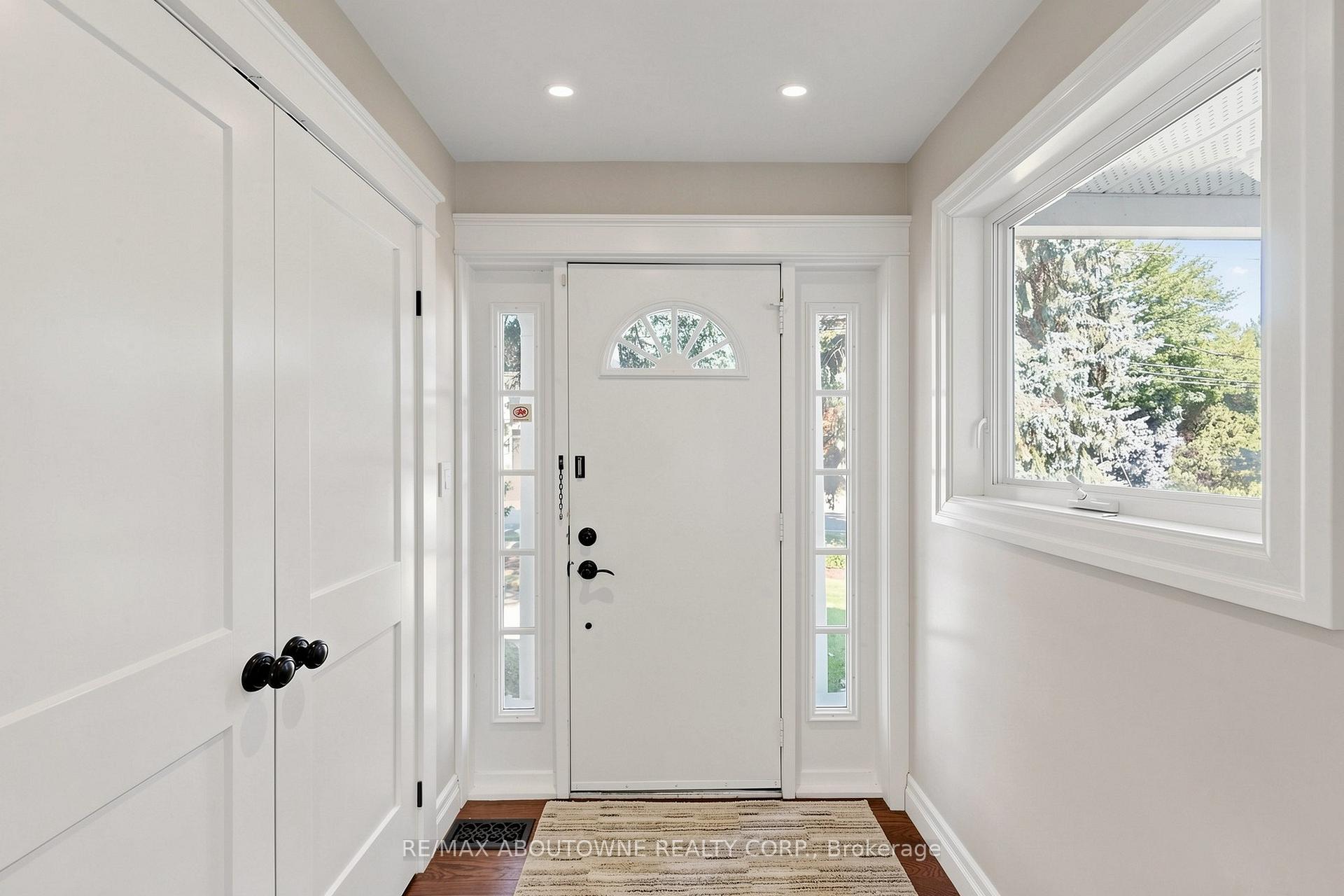 Photo 4 of 1304 Devon Road, Oakville, Morrison — HOMEH