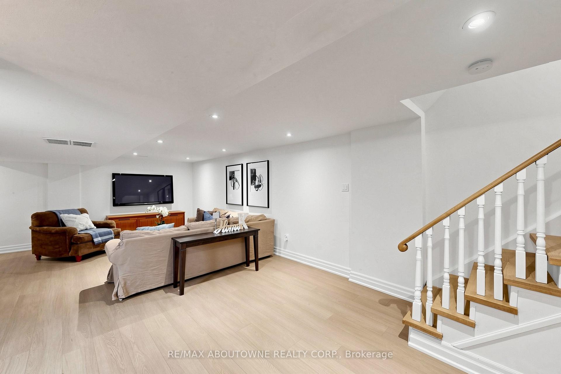 Photo 32 of 1304 Devon Road, Oakville, Morrison — HOMEH