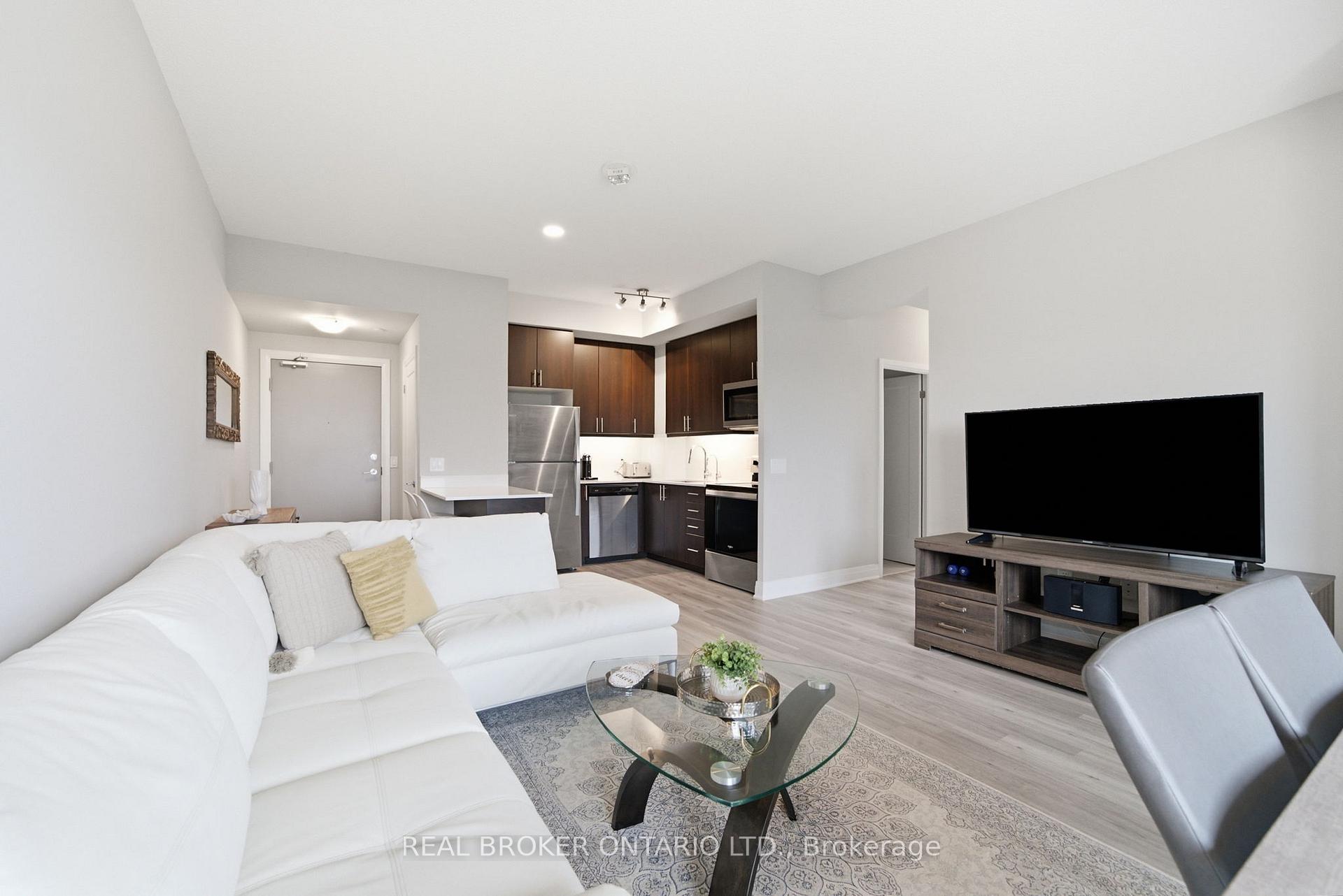 Photo 11 of 3220 Sheppard Avenue E, Scarborough, Tam O'Shanter-Sullivan — HOMEH
