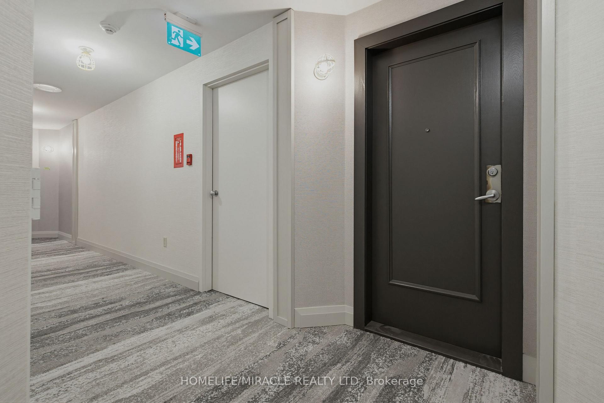 Photo 3 of Unit PH211, 7250 Yonge Street, Vaughan, Crestwood-Springfarm-Yorkhill — HOMEH