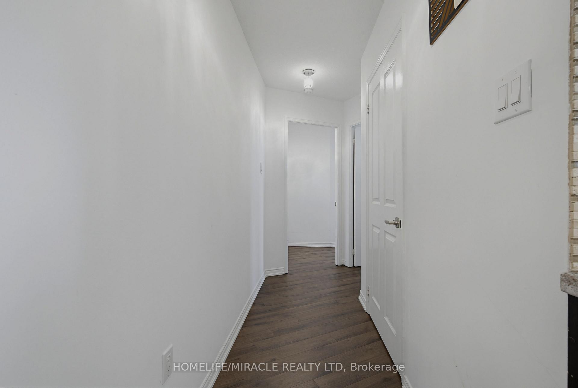 Photo 6 of Unit PH211, 7250 Yonge Street, Vaughan, Crestwood-Springfarm-Yorkhill — HOMEH
