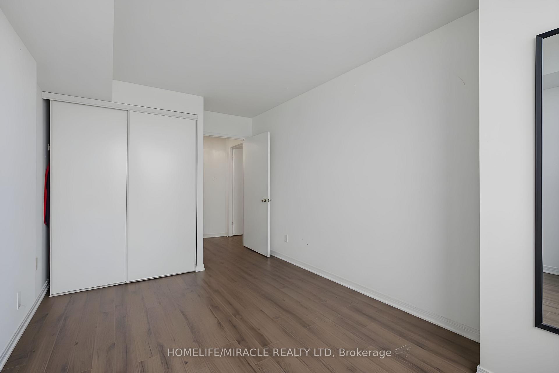 Photo 12 of Unit PH211, 7250 Yonge Street, Vaughan, Crestwood-Springfarm-Yorkhill — HOMEH