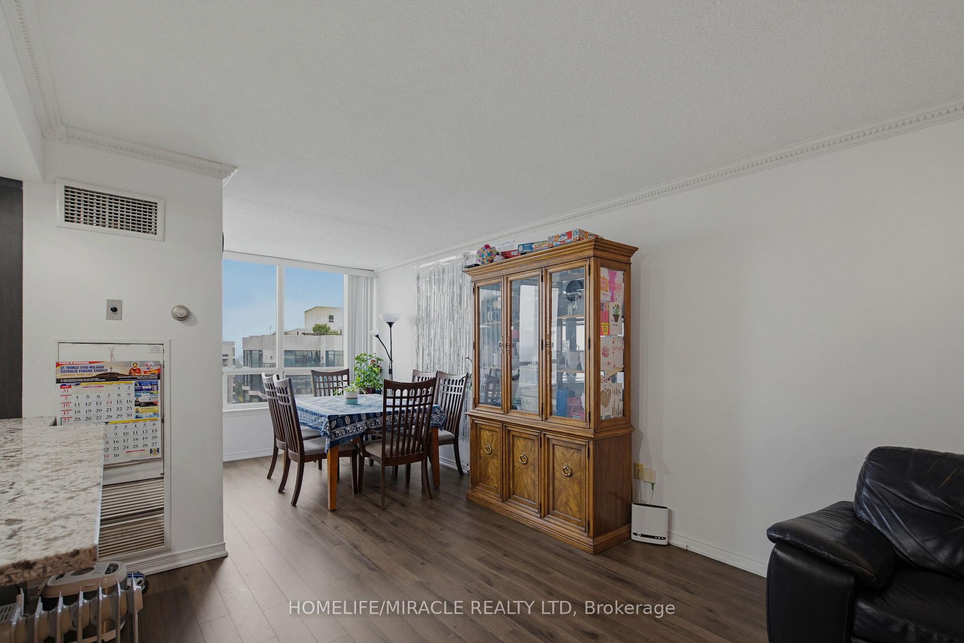 Photo 22 of Unit PH211, 7250 Yonge Street, Vaughan, Crestwood-Springfarm-Yorkhill — HOMEH