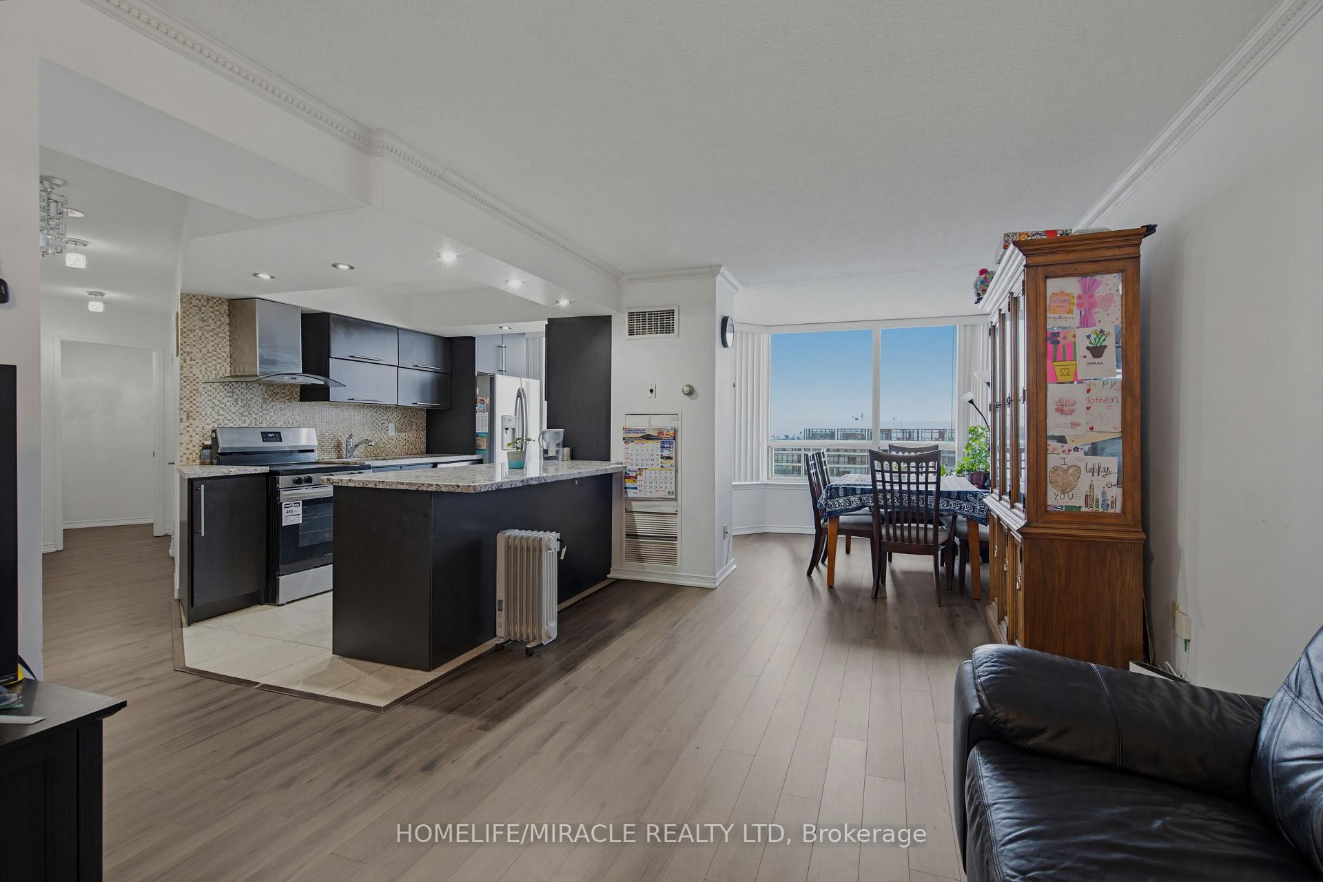 Photo 25 of Unit PH211, 7250 Yonge Street, Vaughan, Crestwood-Springfarm-Yorkhill — HOMEH