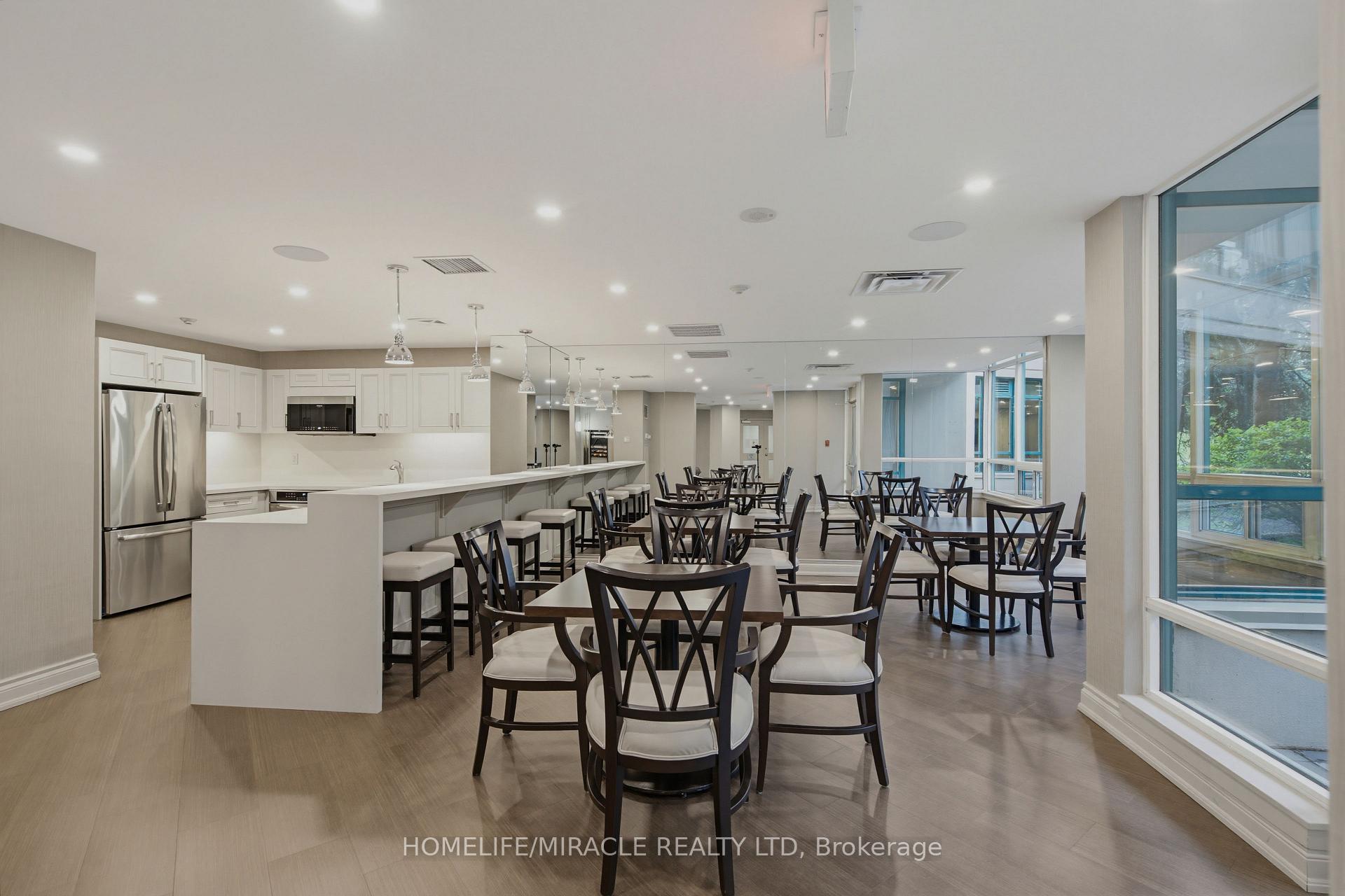 Photo 28 of Unit PH211, 7250 Yonge Street, Vaughan, Crestwood-Springfarm-Yorkhill — HOMEH