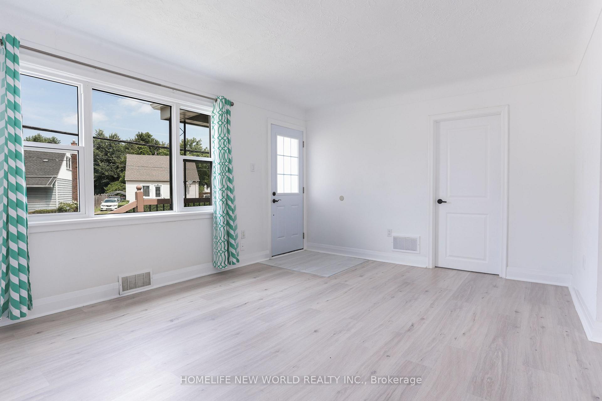 Photo 6 of 422 Welland Avenue, St. Catharines, Facer — HOMEH