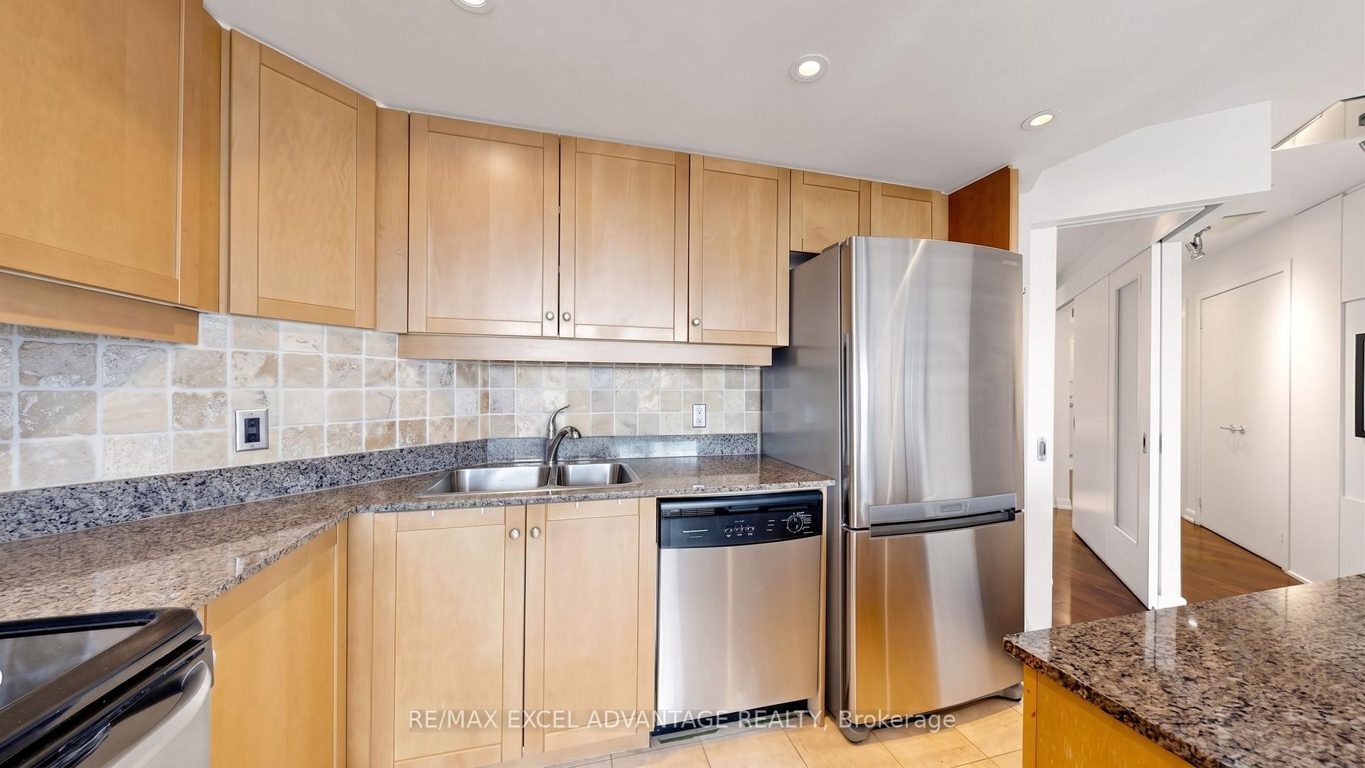 Photo 9 of Unit 1510, 8 York Street, Toronto, Waterfront Communities — HOMEH