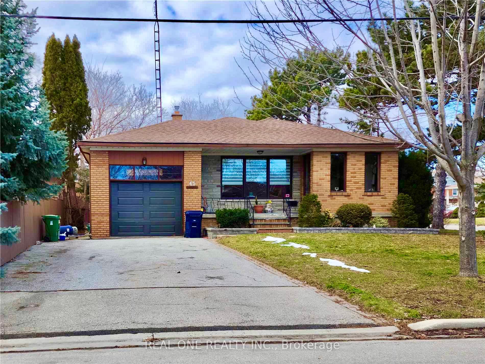 Photo 8 of 65 Dewlane Drive W, North York, Newtonbrook West — HOMEH