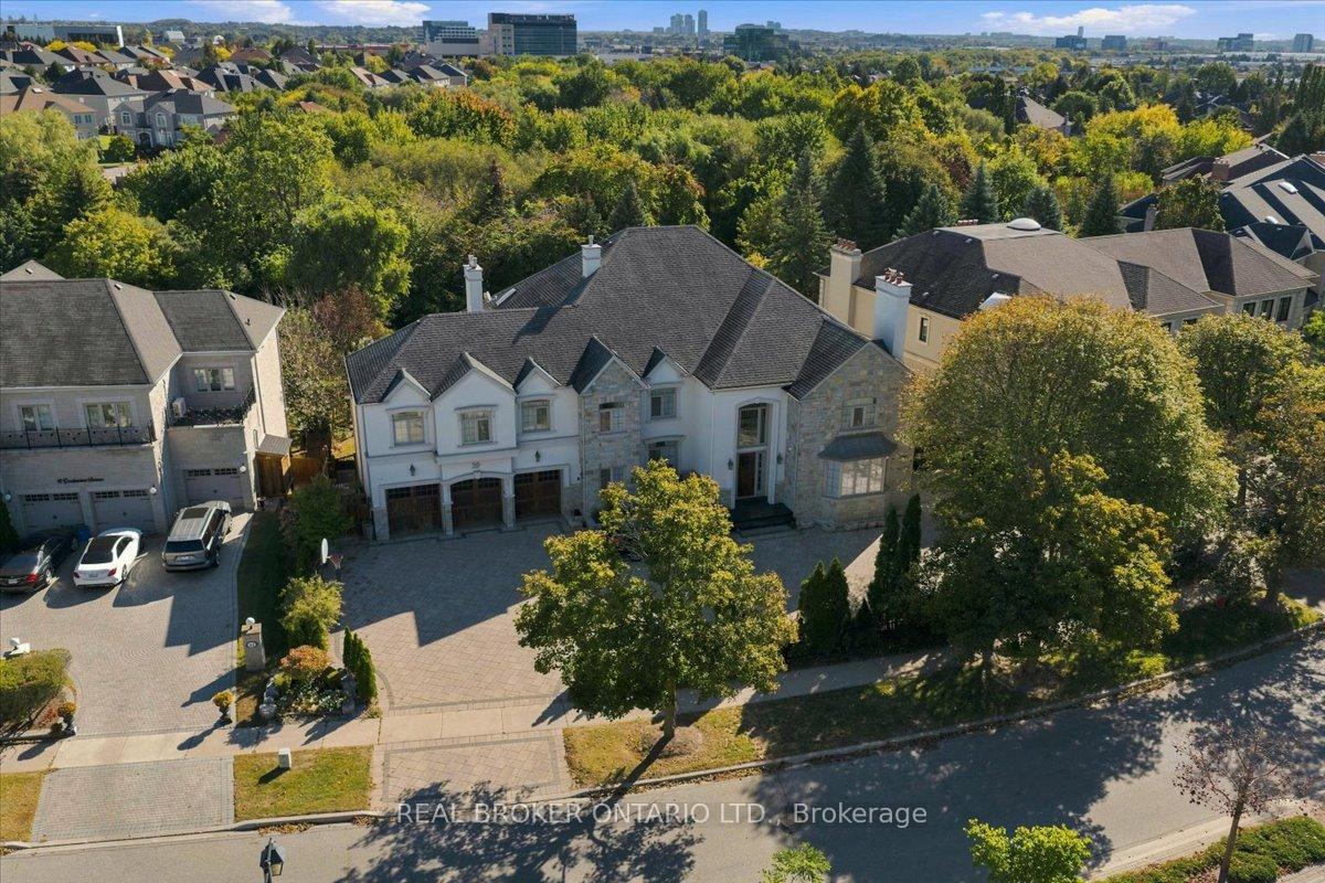 Photo 3 of 39 Dewbourne Avenue, Richmond Hill, Bayview Hill — HOMEH