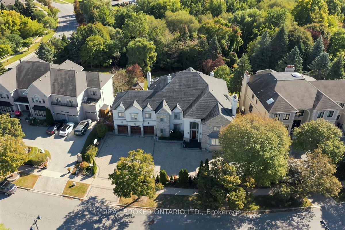 Photo 4 of 39 Dewbourne Avenue, Richmond Hill, Bayview Hill — HOMEH