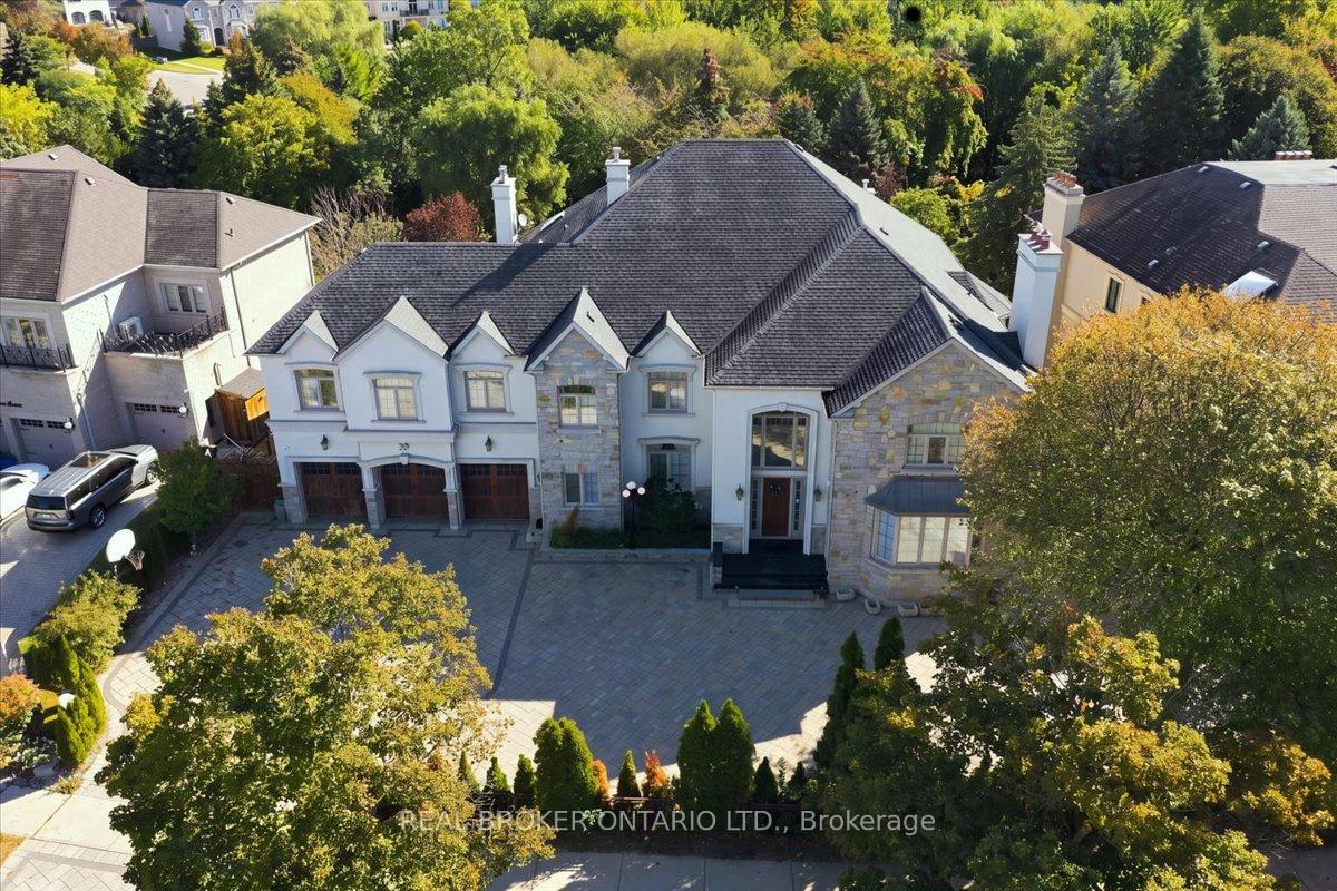 Photo 5 of 39 Dewbourne Avenue, Richmond Hill, Bayview Hill — HOMEH