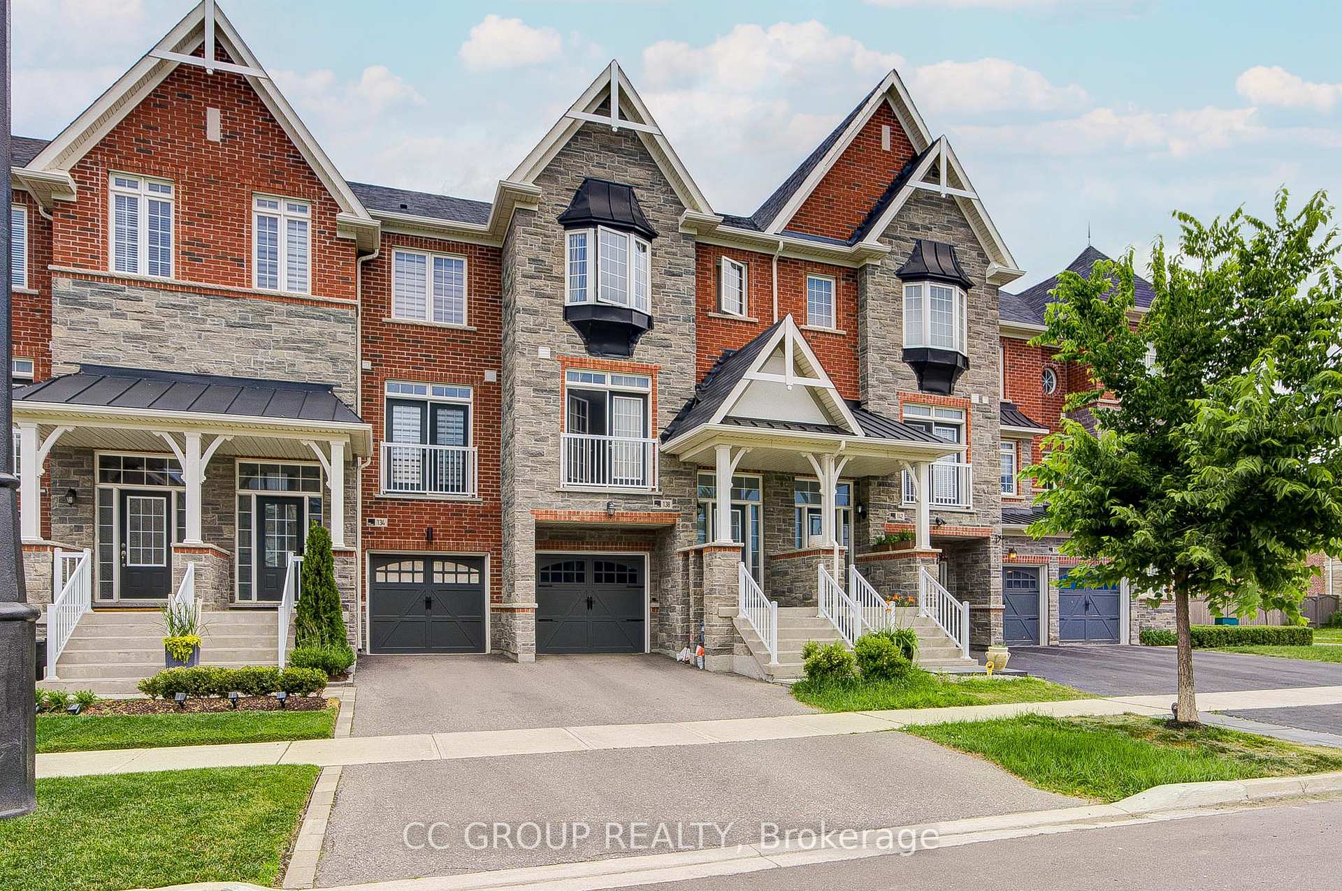 Photo of 138 Farooq Boulevard S