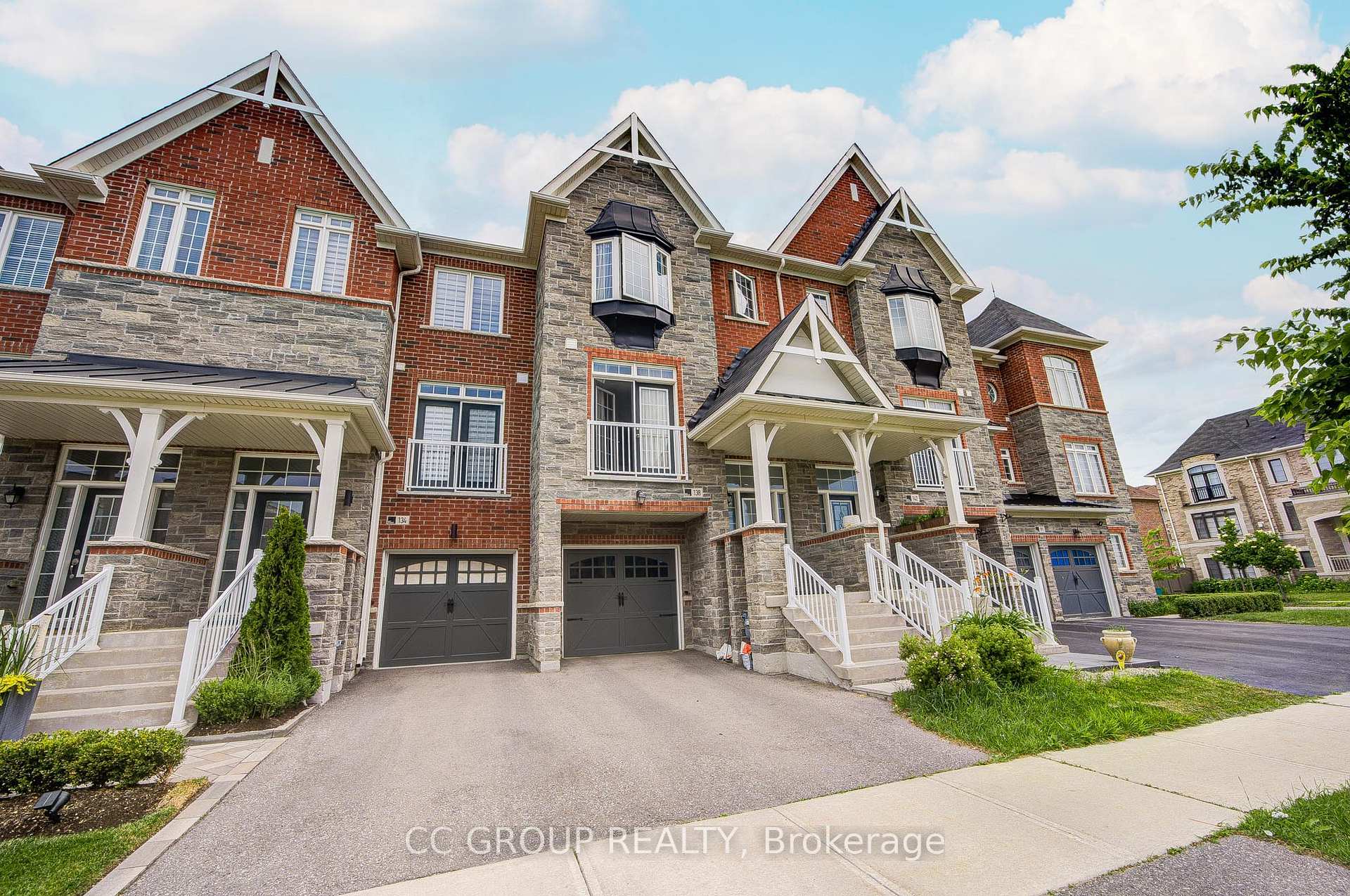 Photo 2 of 138 Farooq Boulevard S, Vaughan, Vellore Village — HOMEH