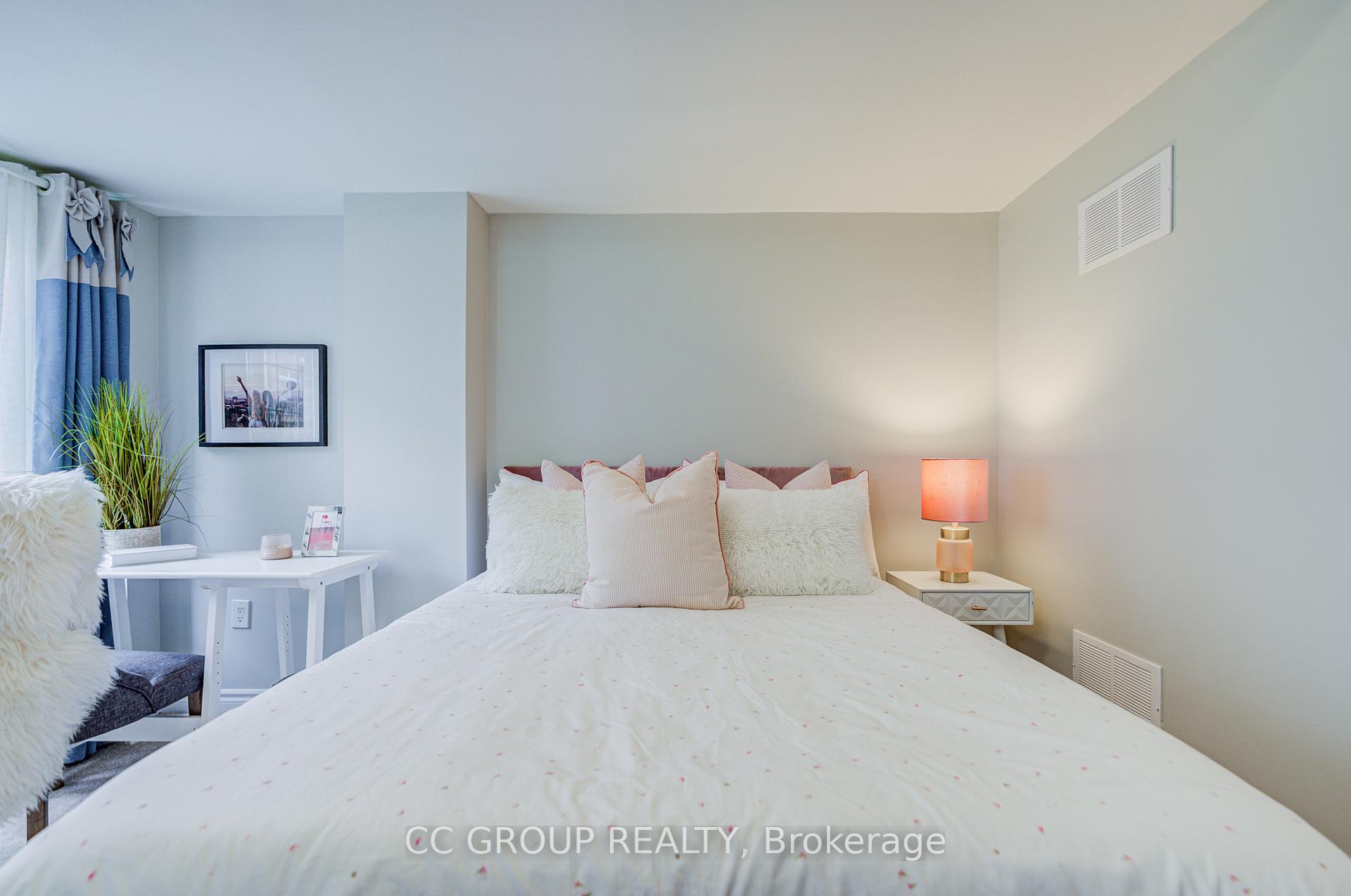 Photo 25 of 138 Farooq Boulevard S, Vaughan, Vellore Village — HOMEH