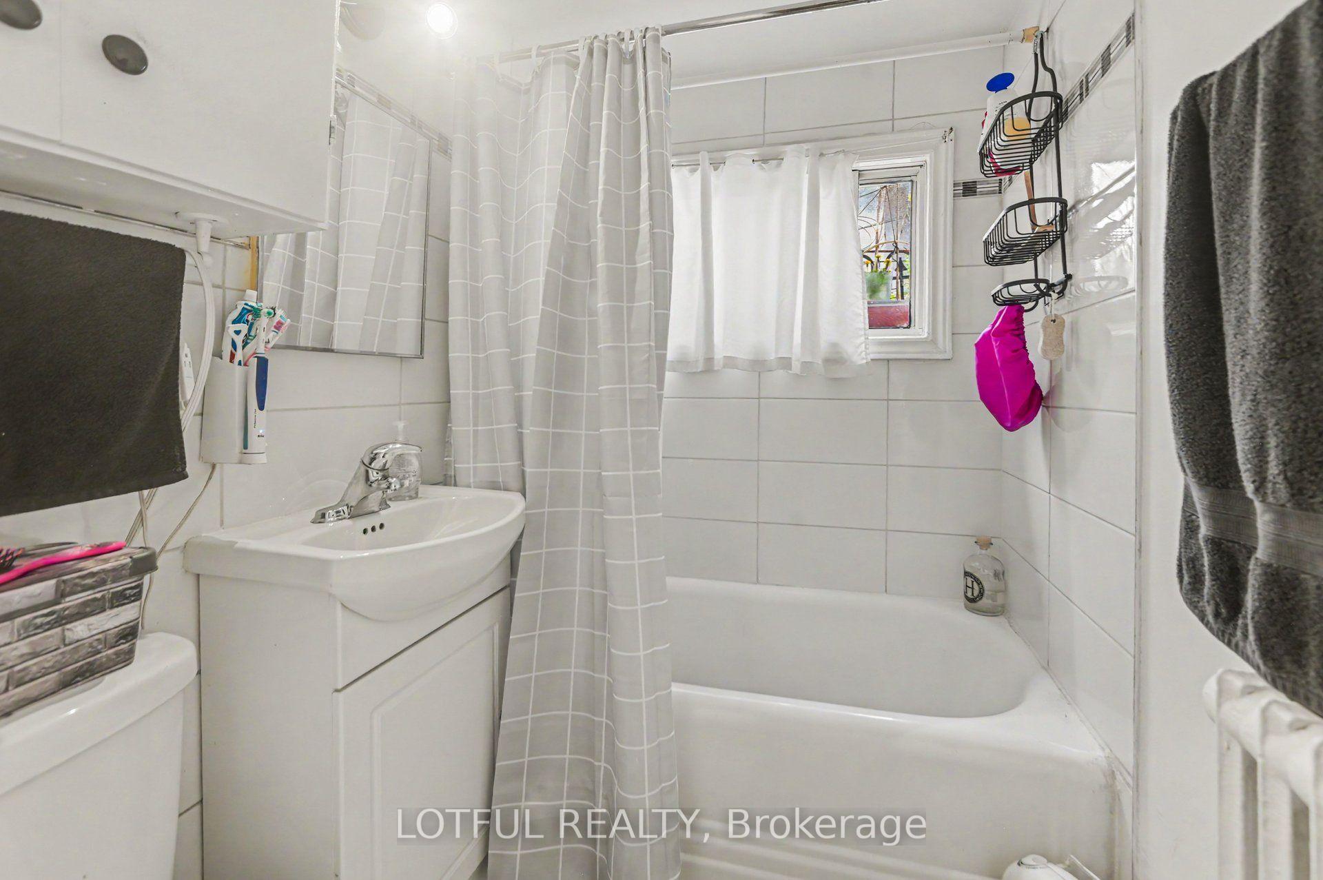 Photo 27 of 118 Marier Avenue, Ottawa, Vanier — HOMEH