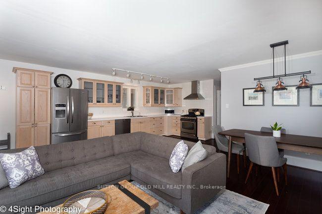 Photo 10 of 53 Savona Drive, Etobicoke, Alderwood — HOMEH