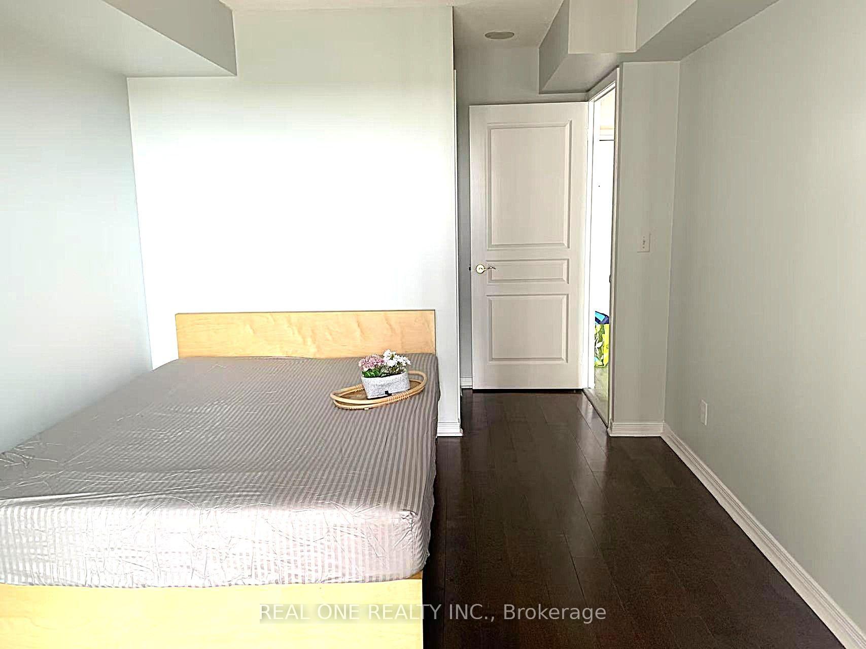 Photo 7 of Unit 1003, 55 Harrison Garden Boulevard, North York, Willowdale East — HOMEH