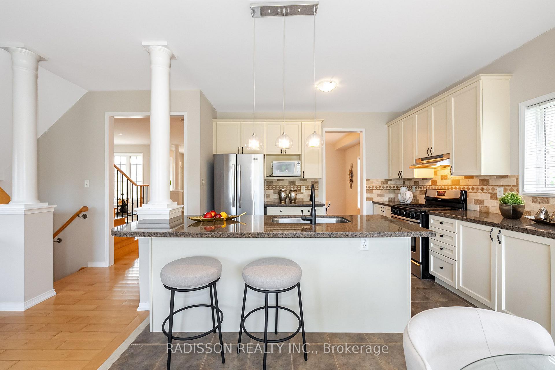 Photo 5 of 1679 Arborwood Drive, Oshawa, Taunton — HOMEH