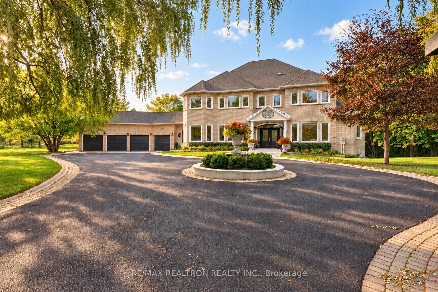 Photo 6 of 37 Offord Crescent, Aurora, Bayview Southeast — HOMEH