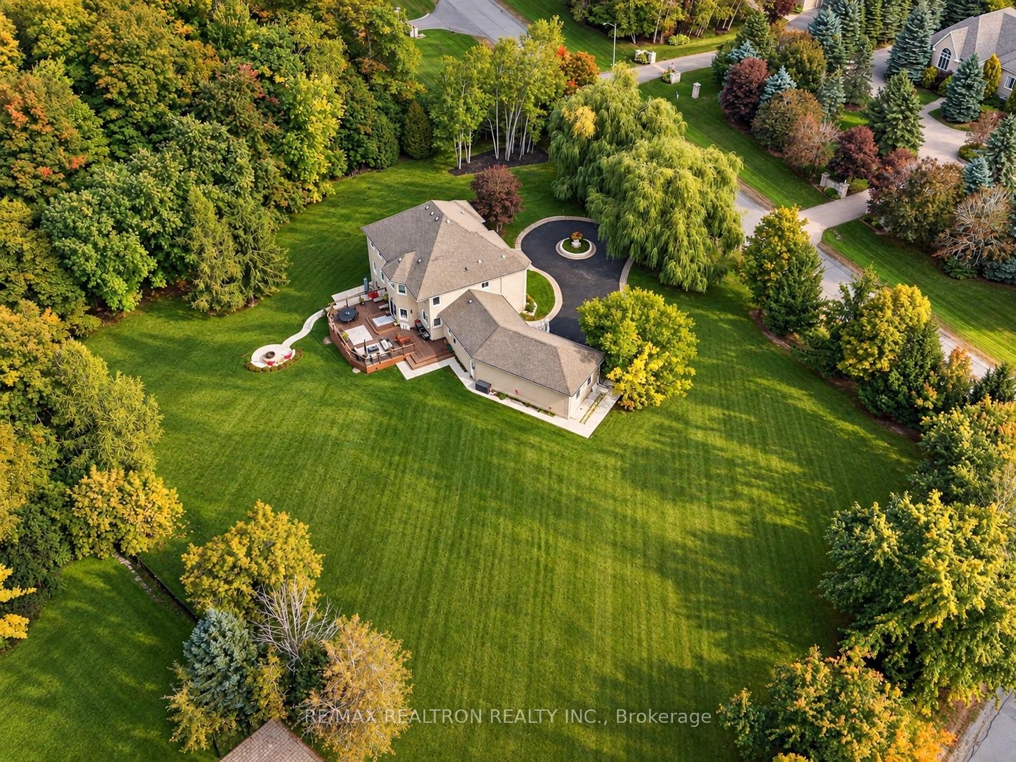 Photo 10 of 37 Offord Crescent, Aurora, Bayview Southeast — HOMEH