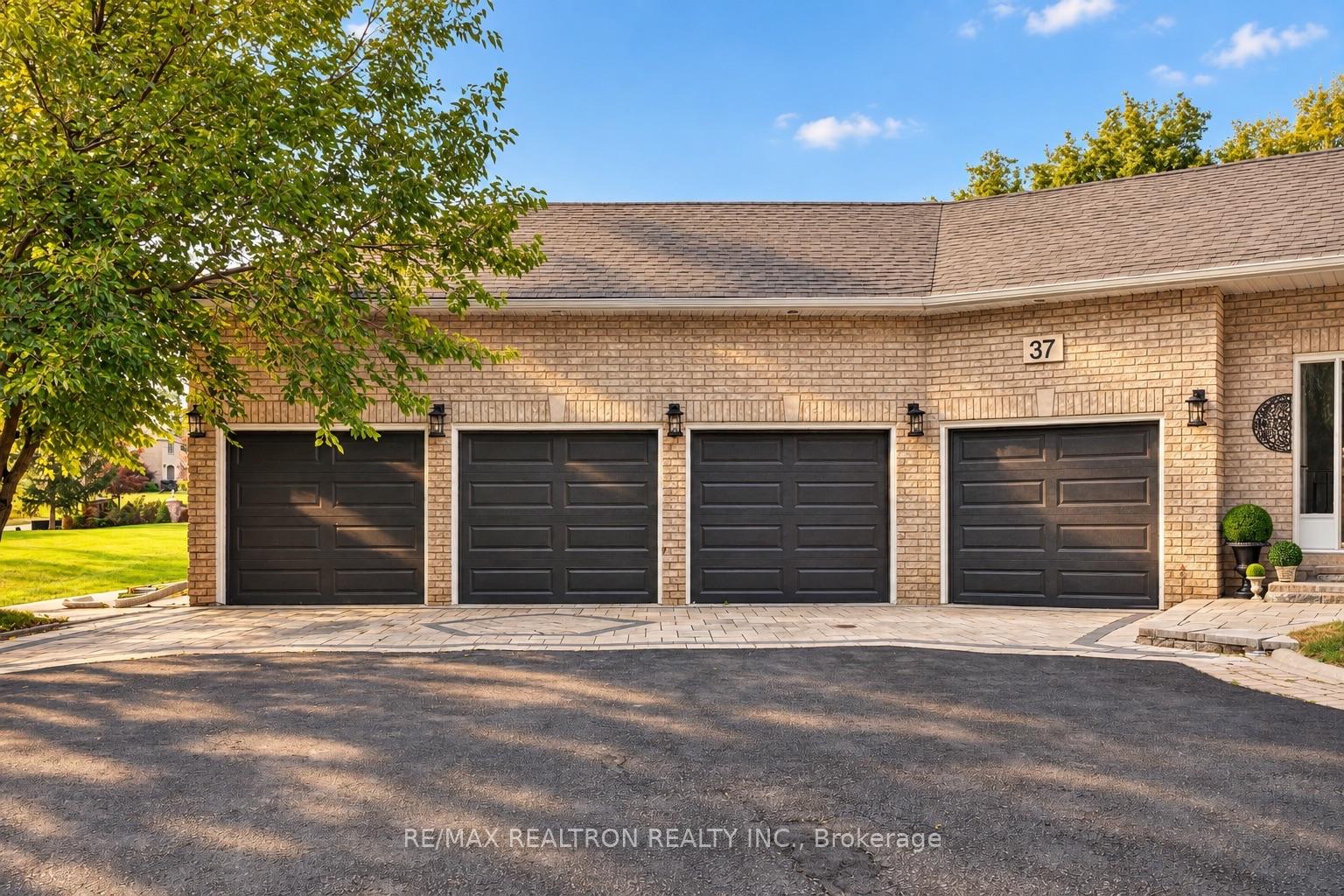 Photo 11 of 37 Offord Crescent, Aurora, Bayview Southeast — HOMEH