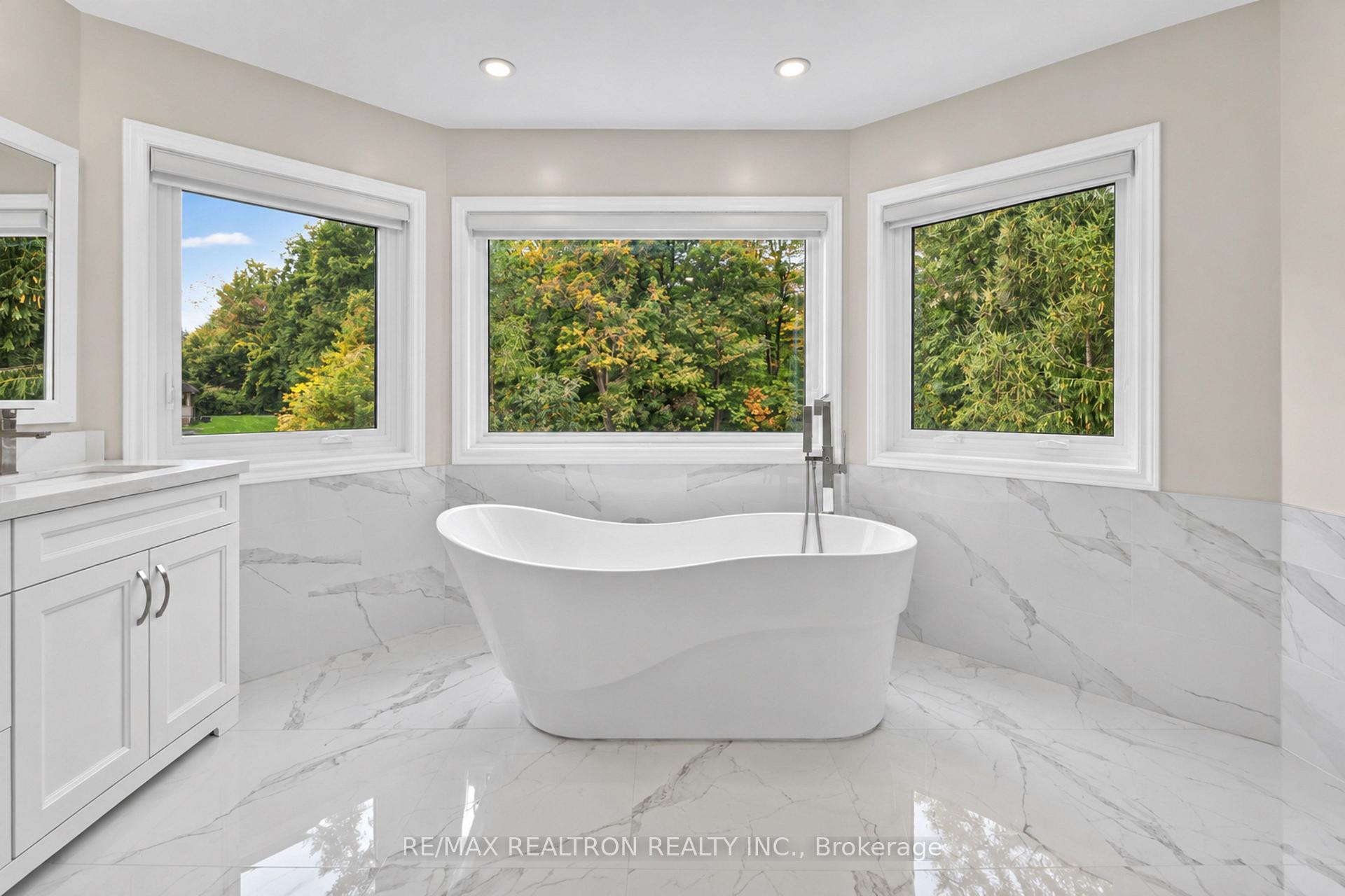 Photo 72 of 37 Offord Crescent, Aurora, Bayview Southeast — HOMEH