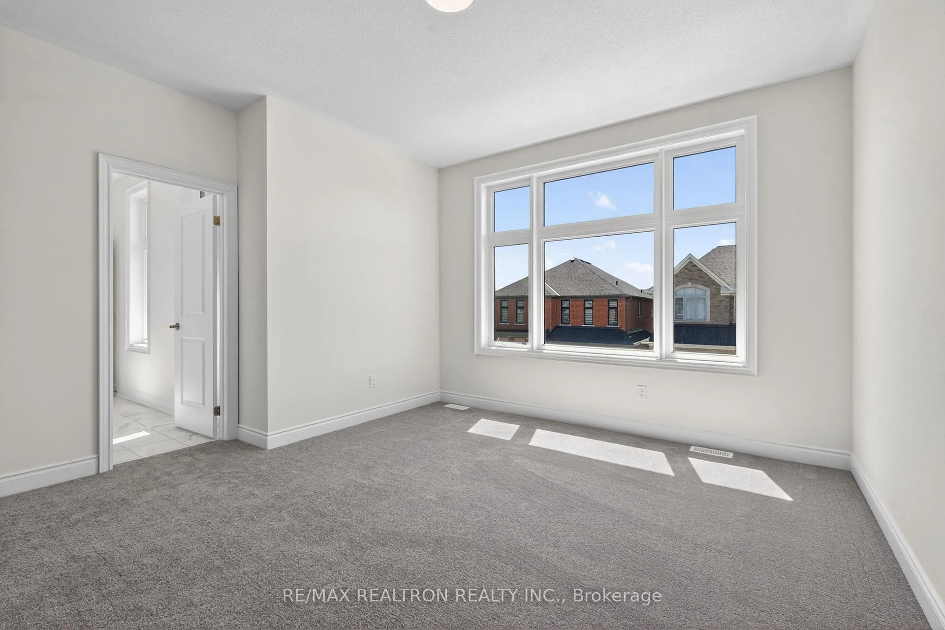 Photo 43 of 37 Offord Crescent, Aurora, Bayview Southeast — HOMEH
