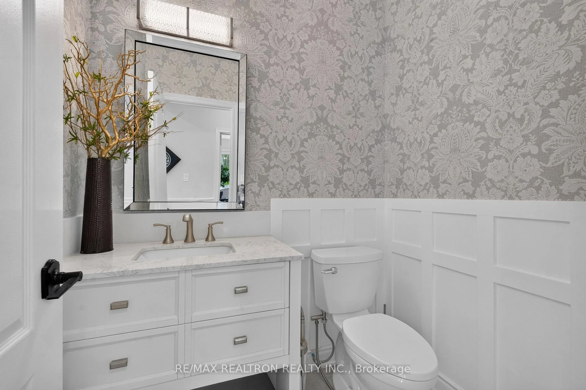 Photo 95 of 37 Offord Crescent, Aurora, Bayview Southeast — HOMEH