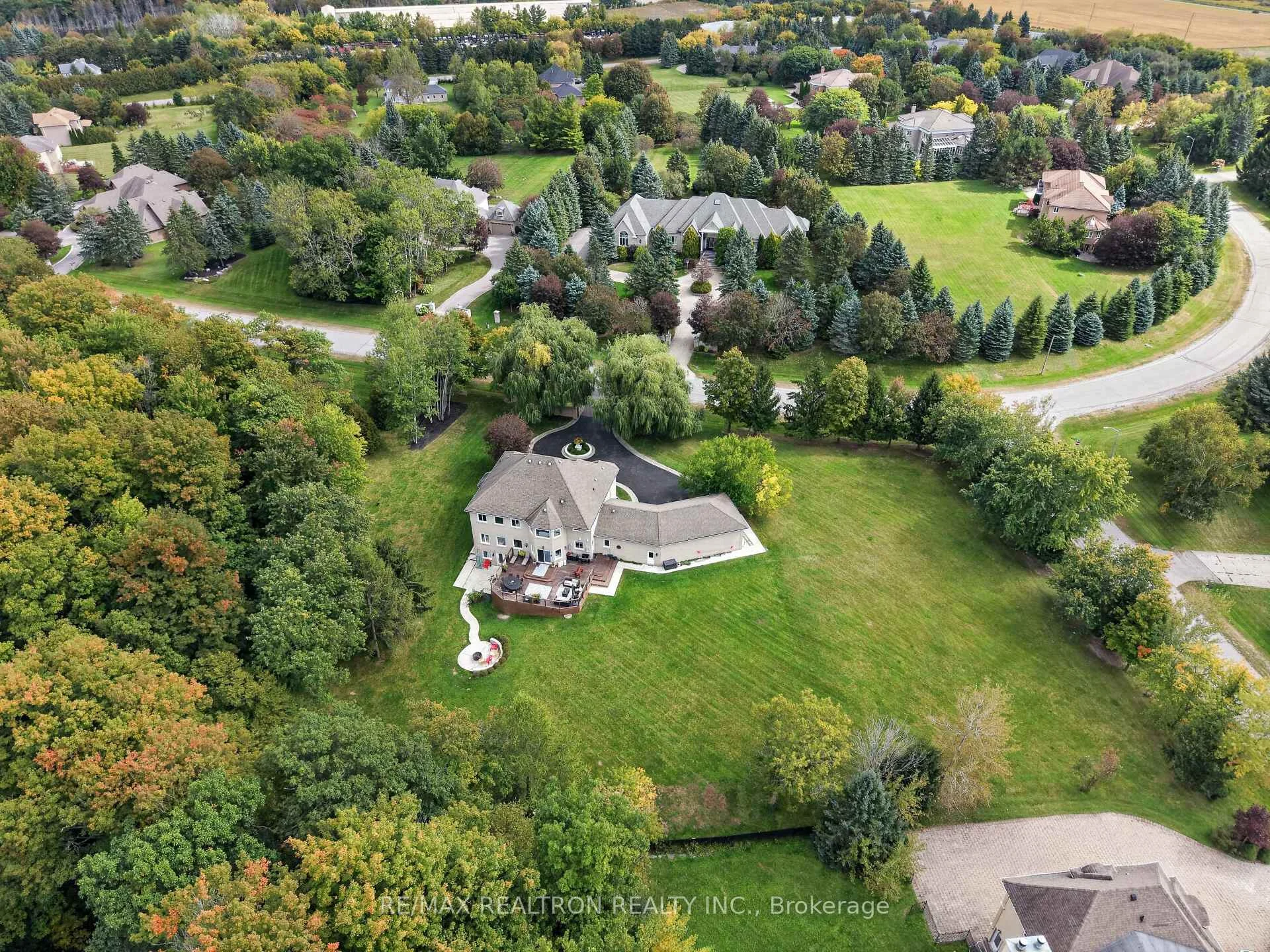Photo 96 of 37 Offord Crescent, Aurora, Bayview Southeast — HOMEH