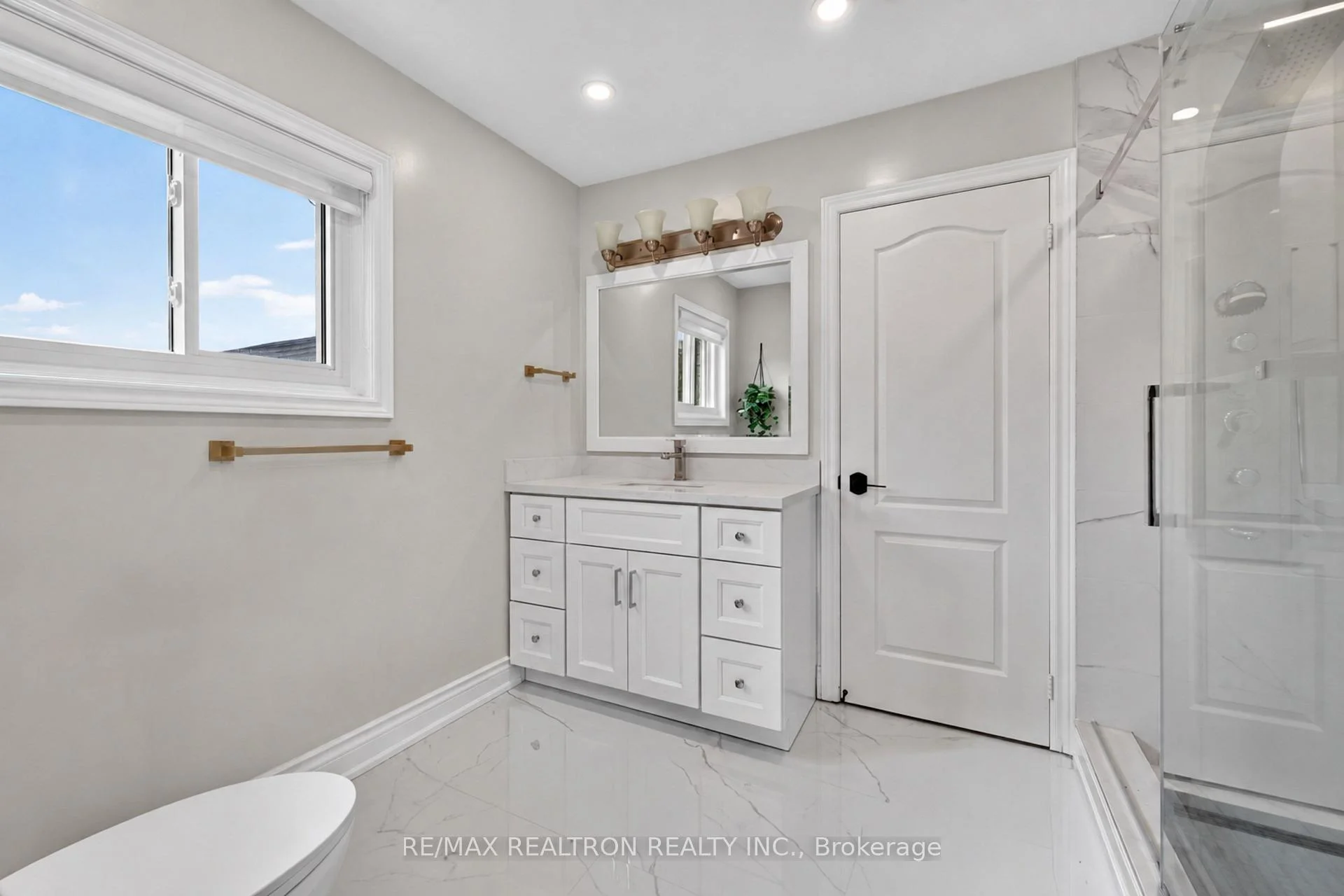 Photo 97 of 37 Offord Crescent, Aurora, Bayview Southeast — HOMEH