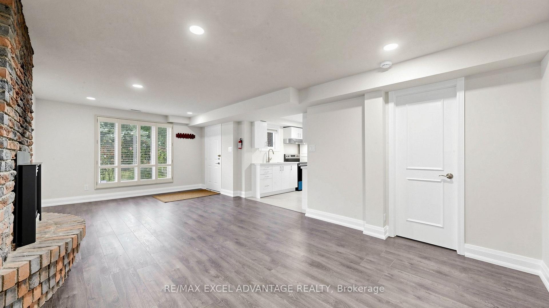 Photo 3 of Unit Lower, 125 Royal Orchard Boulevard, Markham, Royal Orchard — HOMEH