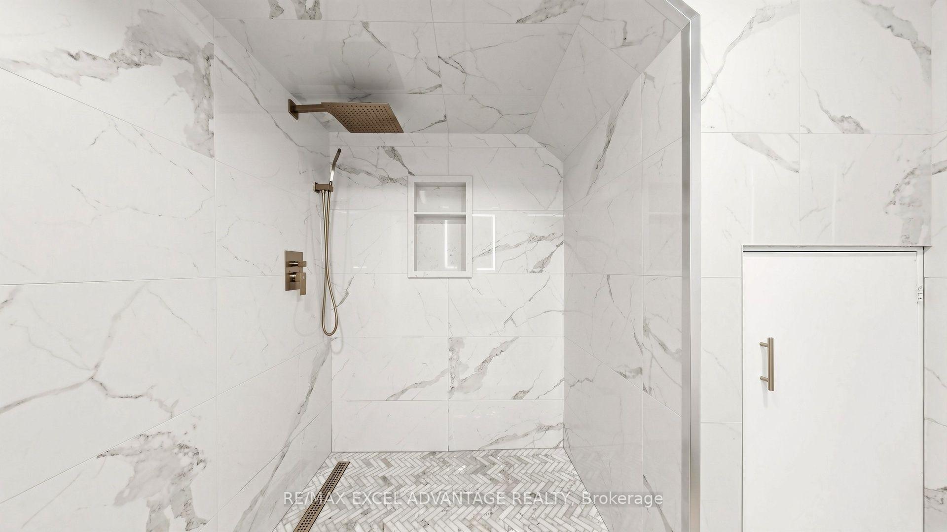 Photo 10 of Unit Lower, 125 Royal Orchard Boulevard, Markham, Royal Orchard — HOMEH