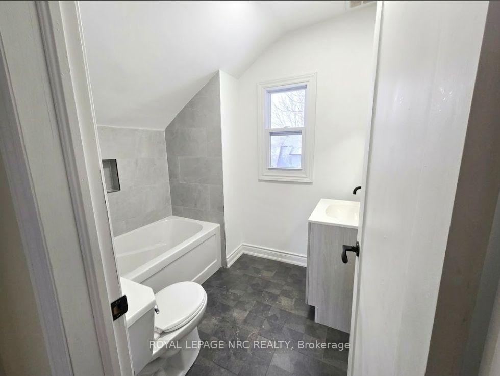 Photo 5 of Unit Unit 2, 129 Durham Street, Port Colborne, East Village — HOMEH