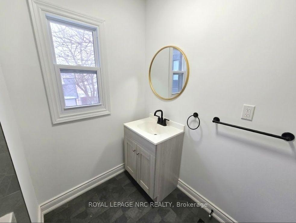 Photo 6 of Unit Unit 2, 129 Durham Street, Port Colborne, East Village — HOMEH