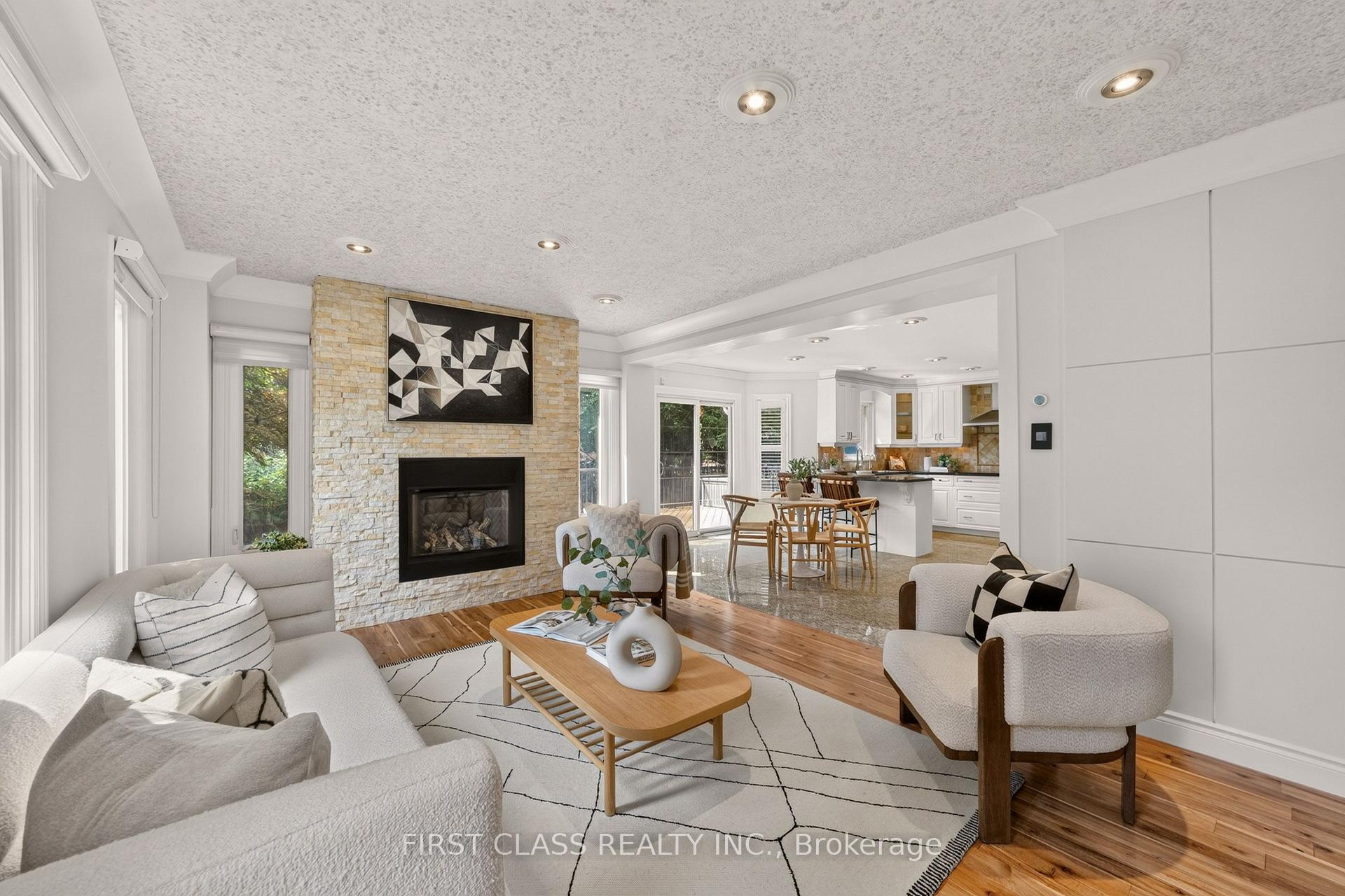 Photo 14 of 19 Tomlinson Circle, Markham, Buttonville — HOMEH
